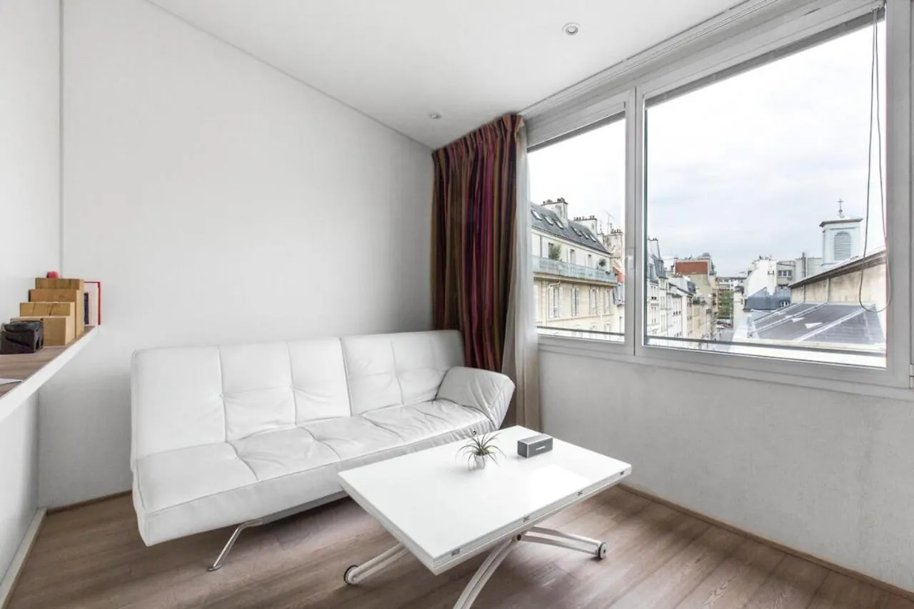 Modern Apartment In The Heart Of The Marais location