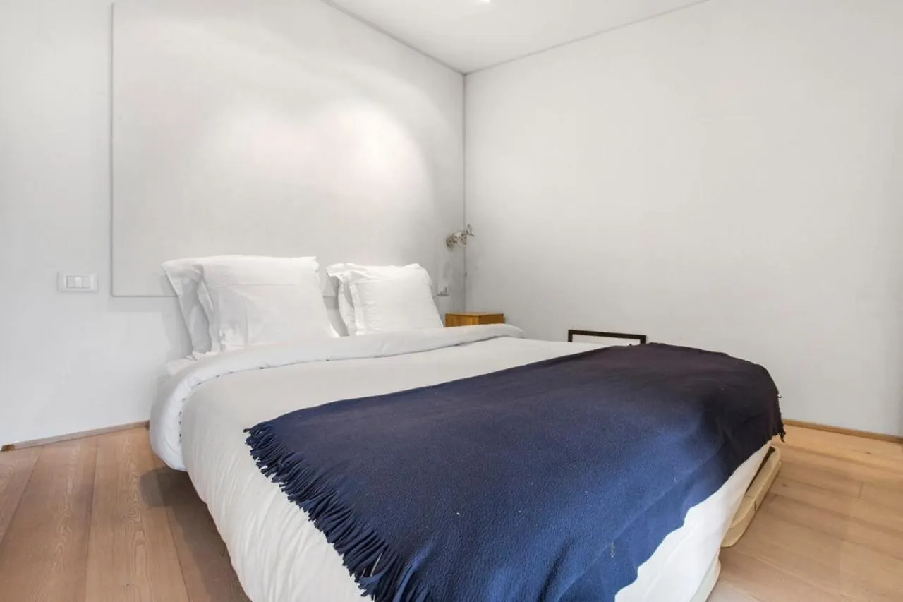 Modern Apartment In The Heart Of The Marais Paris
